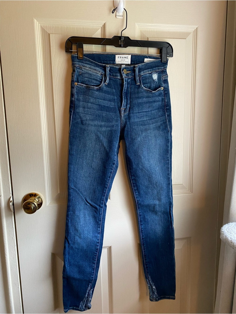 Frame Denim Skinny Jeans in Medium/Dark Blue Wash